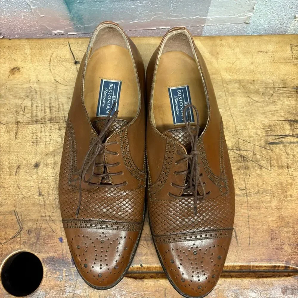 Bostonian 9 Brown Derby Leather Dress Shoes Business Professional Formal Classy